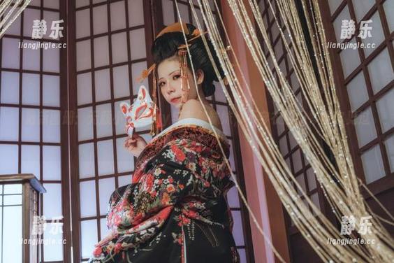 无颜小天使wy 最新图册:无颜小天使wy与吉他妹妹,不穿衣服的琴声你见过吗?