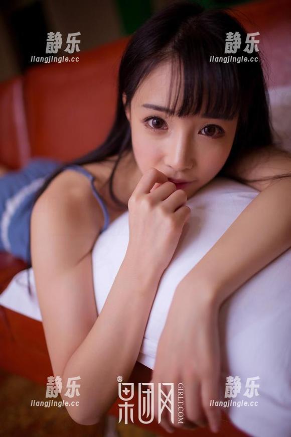 果团网-黄歆苑 果团网 - 跟上潮流,黄歆苑的网袜图集,免费的懒人福音!