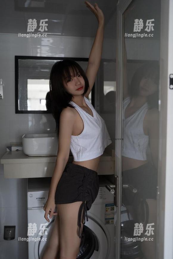 柒柒要乖哦 柒柒要乖哦写真作品:在意乱的边缘徘徊