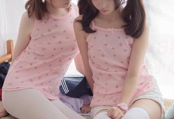 森萝财团 – 吸吸的原图：JK少女白丝摇曳，在铁轨旁隐隐透露出的那点小心思