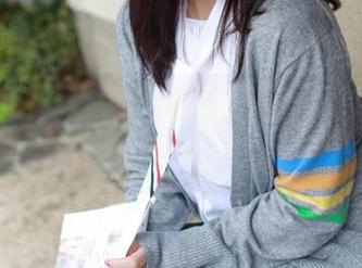 模范学院 – 原图里的唐琪儿il，灰丝搭配让一切都变得热闹，聊聊你们的评论吧！