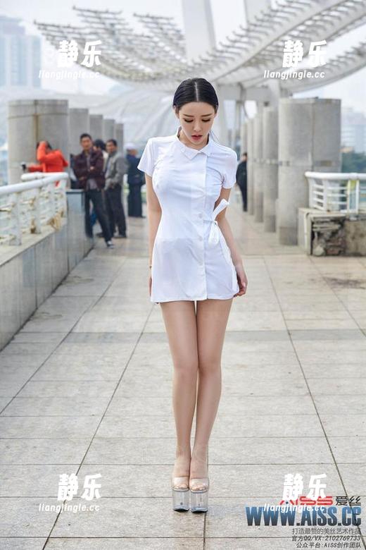 爱丝-何冉 爱丝 - 何冉油亮写真,别以为这就不“色色”