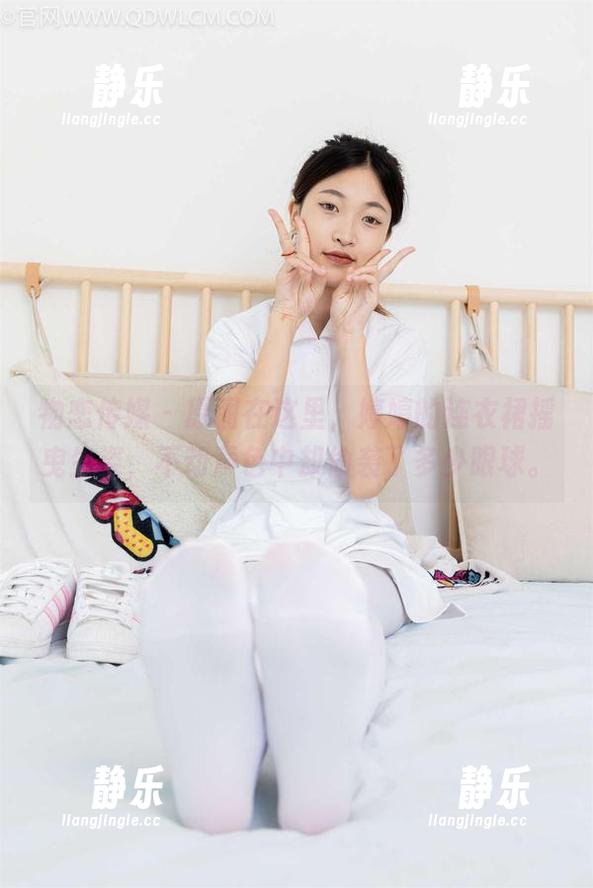 物恋传媒-婷婷 物恋传媒 - 原图在这里,婷婷的连衣裙摇曳生姿,不动声色中却偷袭了多少眼球。