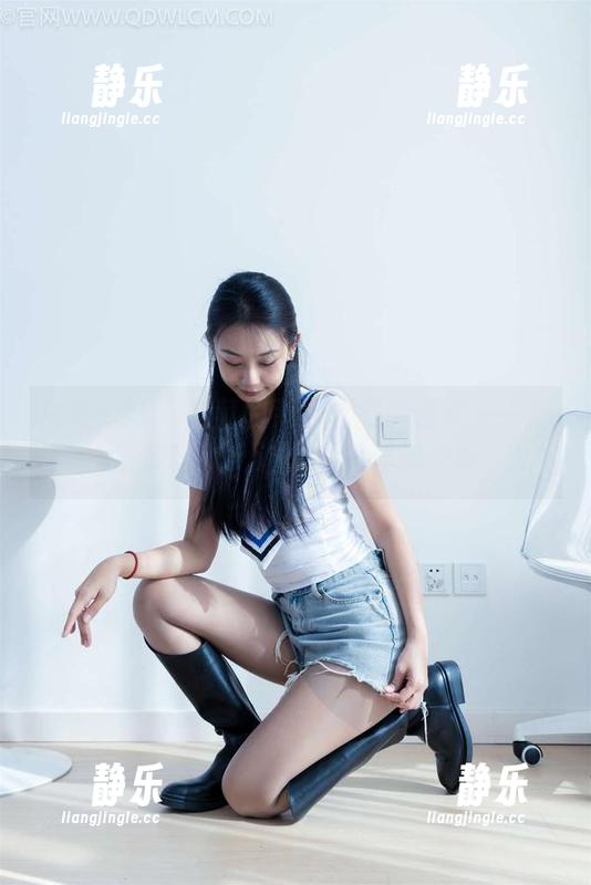 物恋传媒-菜菜 物恋传媒 - 菜菜的薄白丝美图合集——脚尖加固款,让视线飘浮到天际