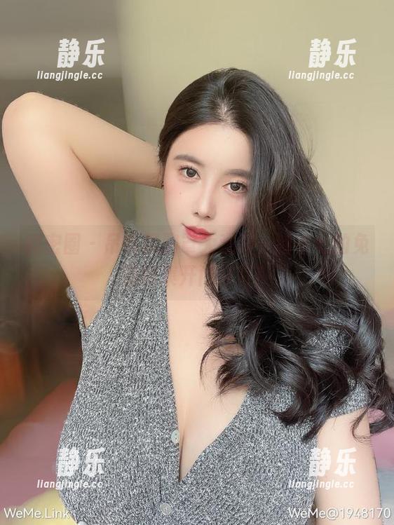 猪小七 微密圈 - 吊带黑胸罩大观展,猪小七的免费图集开门迎客!