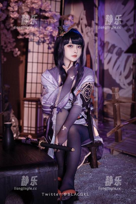 白莉爱吃巧克力 白莉爱吃巧克力的“爱蜜莉雅”让我在观看中,突然有一种想要拥抱这份美好的冲动。