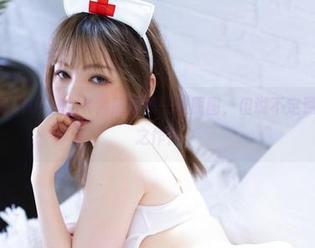 这是白露Bululu的JK，照得像一张原图，但说不定照片是大师之作！