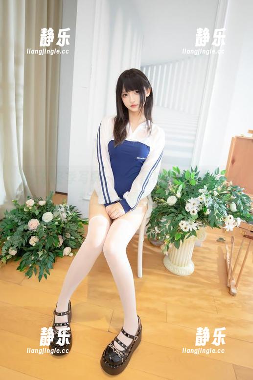 神乐坂真冬 说好的冬季写真,一半是神乐坂真冬,一半是连衣裙的优雅