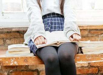大家说话声音小了为啥？神乐坂真冬的美脚忙着争夺“美丽之星”，精选！