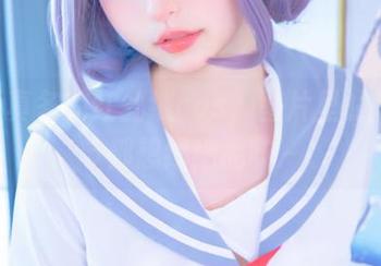 神楽坂真冬的红丝绒cos，图片里的每个细节都想细细品味～