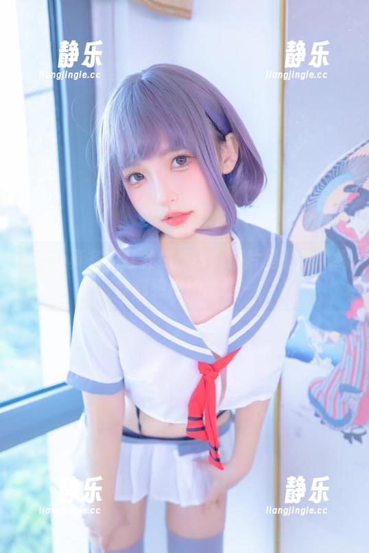 神楽坂真冬 神楽坂真冬的红丝绒cos,图片里的每个细节都想细细品味~
