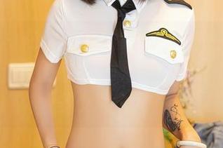 秀人网 – 在Cherry樱桃酱的白色私房作品中，我的困惑指数飙升：白色到底能有多少层含义？