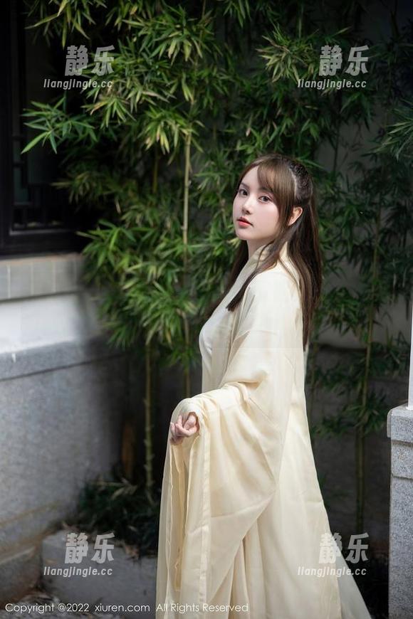 秀人网 - UU阿文的浴缸大冒险：无圣光的私密写真记录