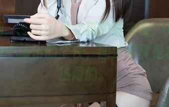 秀人网 – sibyl是女巫的连衣裙，从每一张美图中溢出的个性，图包可真是拿来凑热闹的。