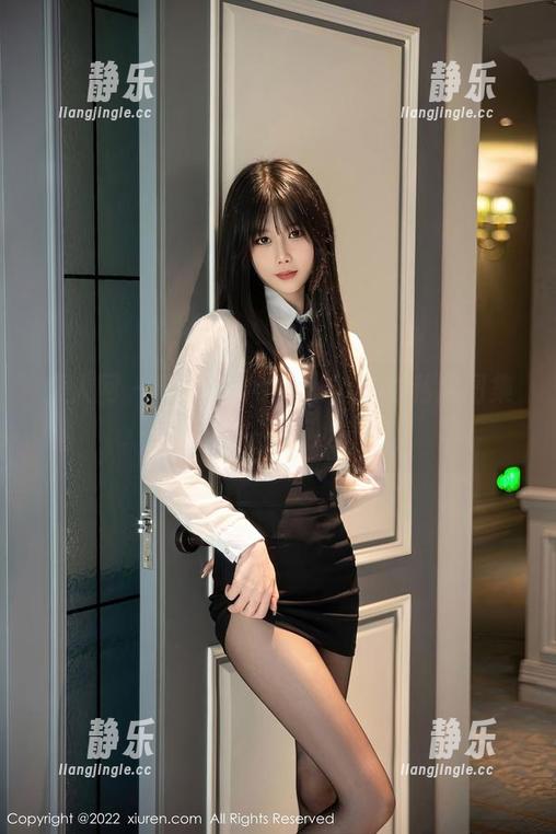 秀人网 - 看丹妮Danny学妹的私房图集，不来一发私心吗？