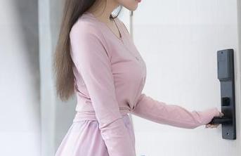 秀人网 – 学姐的午后时光——媛宝儿boa的美图精选，真让我捉摸不透，想问问你们呢？