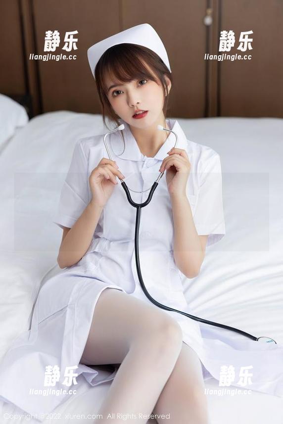 秀人网-曦宝儿 秀人网 - 如果你也喜欢“平躺在沙发上”的生活,那就去下载曦宝儿的睡衣照吧——免费哦,别客气。