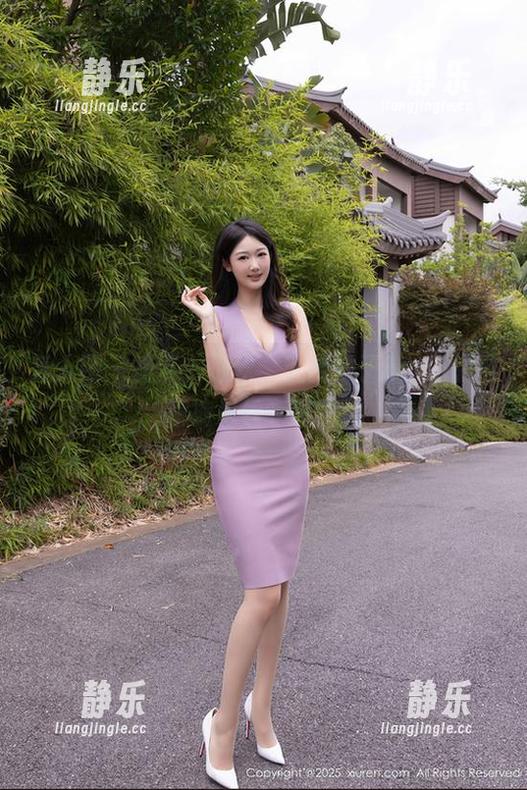 秀人网-木子nana 秀人网 - 坐下,放松,欣赏木子nana的最新裤里丝专辑图片