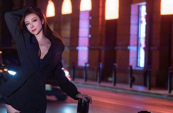 秀人网 – 报告！李丽莎海边指南来了，最新资源，海水太咸她躲不掉！