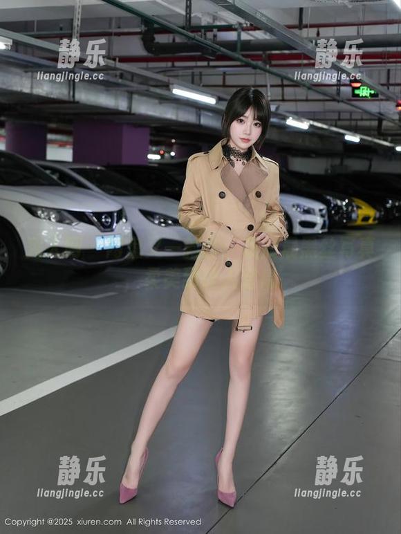 秀人网-杨晨晨 秀人网 - 网盘又一新作:杨晨晨黑丝写真,柔美到让人窒息