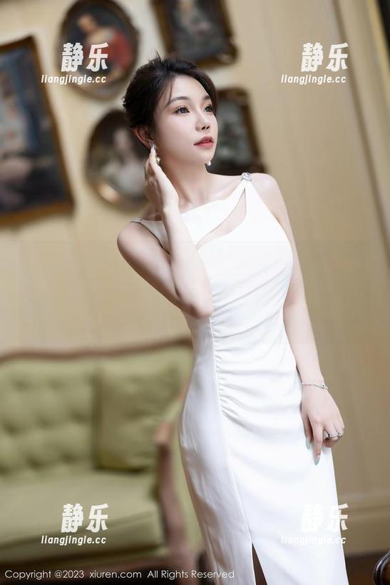秀人网-欧阳妮娜娜 秀人网 - 看完欧阳妮娜娜的全套婚纱图包,发现一个新问题:夏天穿婚纱到底热不热?