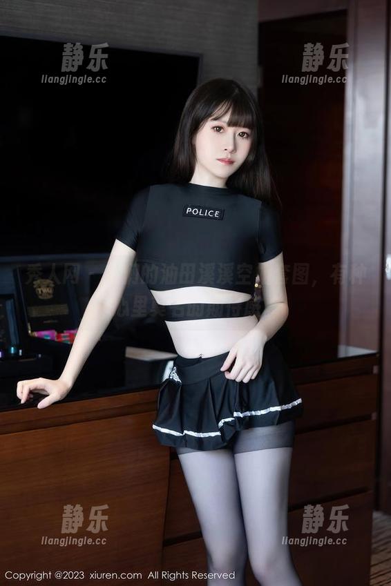 秀人网 - 我们的油田溪溪空姐套图，有种心里莫名的期待感。