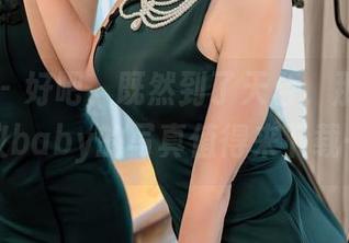 秀人网 – 好吧，既然到了天台，那不得不说颖仪baby的写真值得来下载一张！