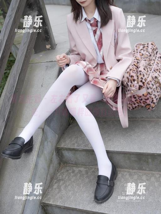 紧急企划 - 左右看了又看，结果还是无圣光，一只喵喵梓的黑白图包！