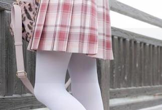紧急企划 – 小恩厚白丝高清壁纸，壁纸都自带小心机！