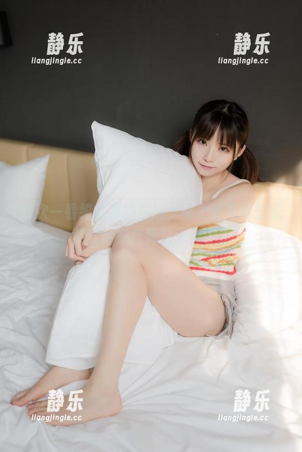 绮太郎 每次一看绮太郎的自拍,墙上的那幅壁纸就变得有点黯淡无光了。