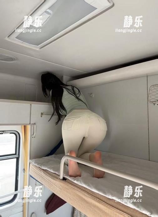 脸红Dearie 微密圈 - 这组黑色兔子写真,脸红Dearie的每个表情都像是在引导我…