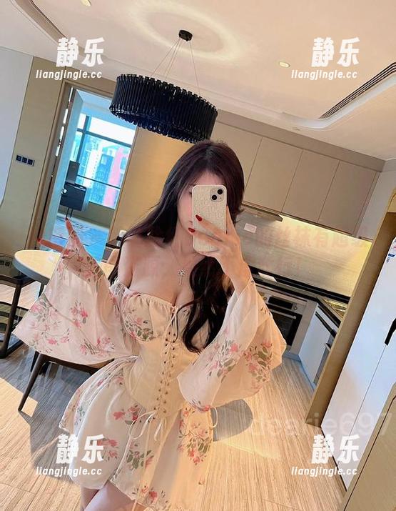 脸红Dearie 微密圈 - 听说脸红Dearie的丝袜有超级美图资源,果然不虚此行!