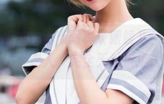 说说舞小喵的最新写真《眼镜》，这副眼镜太迷人，完全无法抗拒。