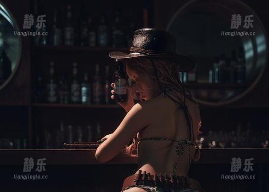 芊川一笑MNK 芊川一笑MNK的全套毛衣写真,暖意在心中慢慢漂浮
