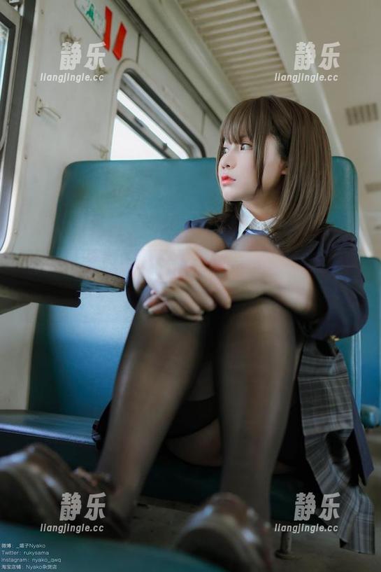 荒井喵喵 最新套图,荒井喵喵在温泉中偶遇了心理暗示?傻眼了。