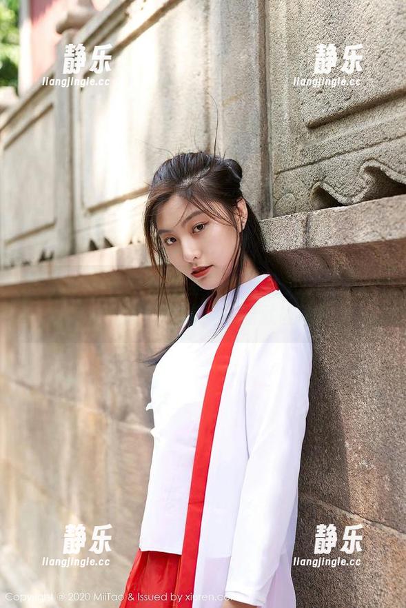 蜜桃社 - 非常规比基尼：无圣光的萌美Moemi，你信不信我一眼就能看出？