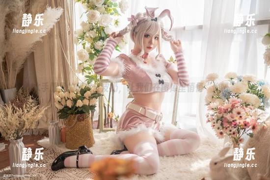 水手服里的超皮皮皮奶，让我们在图库里悄悄“偷瞄”