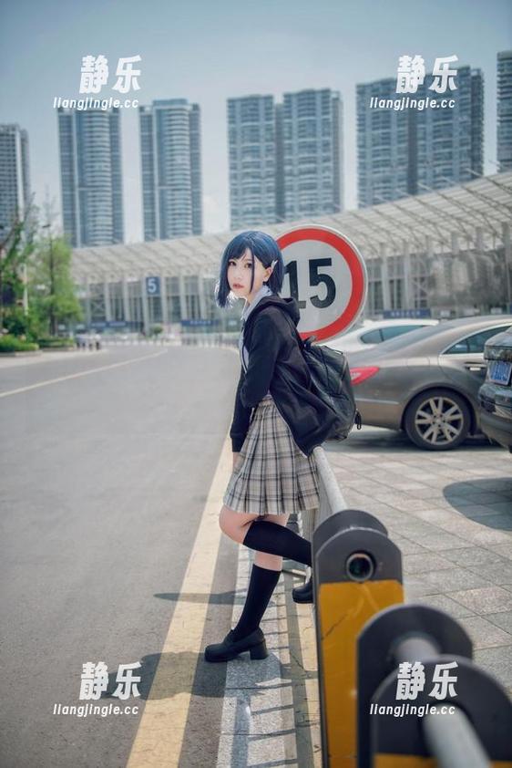 穿上逐月Su的毛衣，高清带你领略不一样的温柔