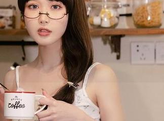 轻熟女阿包也是兔娘的图包，把每一帧都变成了一种不经意的诱惑
