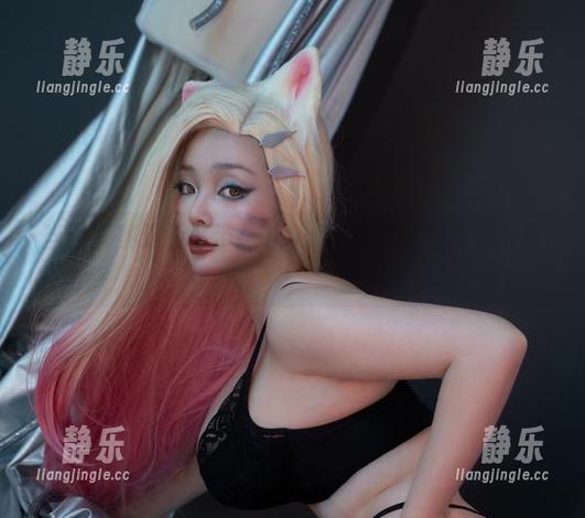 阿寨寨 当阿寨寨遇上吊带袜1.0:不可思议的高清分享!