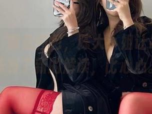 微密圈 – 精选图包，陈大小姐让吊带黑丝袜有了新的解读，比心心。