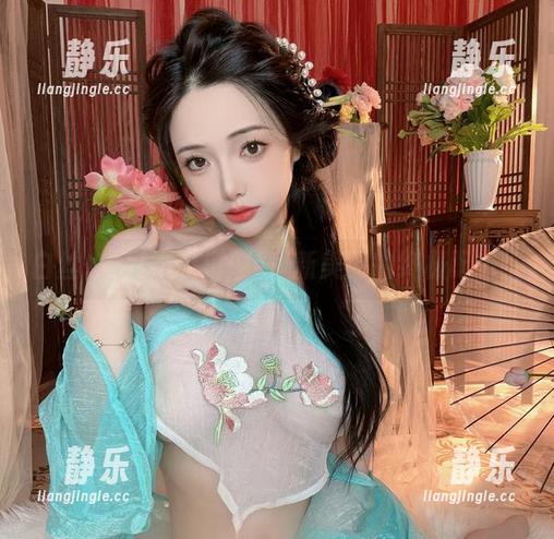雯妹不讲道理 白丝+雯妹不讲道理=最新美图的终极配方!