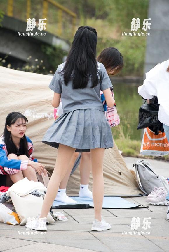 魔镜街拍-芝芝 魔镜街拍 - 啊!芝芝在蓝色泳衣里又登场了,美图简直抢走了我的心