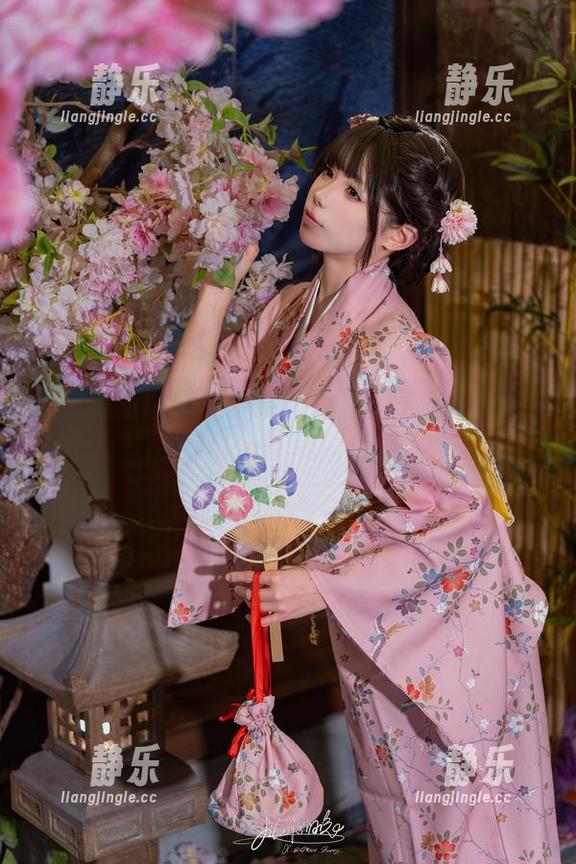 黏黏团子兔 从未见过的定制茶会:黏黏团子兔的Lovesickgirls图片集